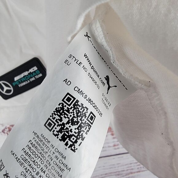 Puma Mercedes AMG Petronas T Shirt Mens XS Formula 1 F1 White EUC - Picture 7 of 9